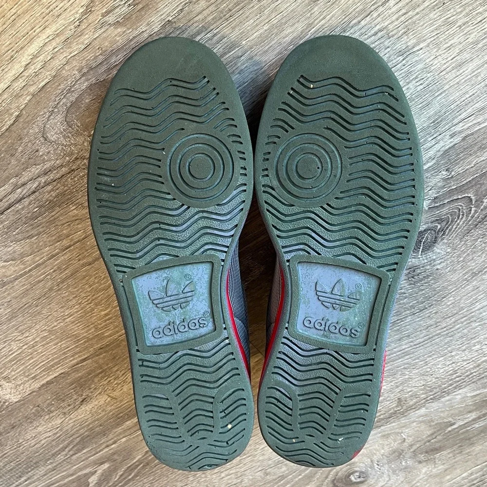 Adidas Rod Laver Tennis Shoes Gray Red Mens 8.5 Womens 9.5 UK 8 EU 42 - Picture 8 of 10